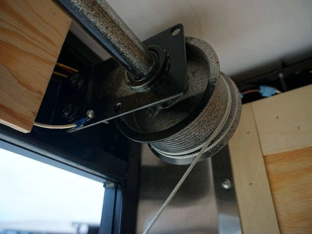 6x12 Enclosed Trailer Red V-Nose Blackout Package 3,500lb Axle Storage - Image 3