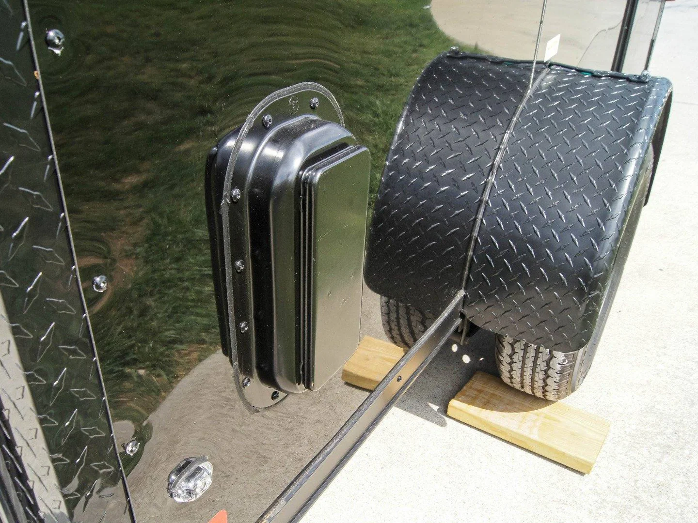 6x12 Enclosed Trailer Black V-Nose Blackout Package 3,500lb Axle Storage - Image 2